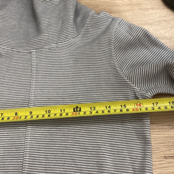 Avalanche women’s long turtleneck sweater. Small size. W16.5 L32, 100% cotton. - Picture 6 of 8